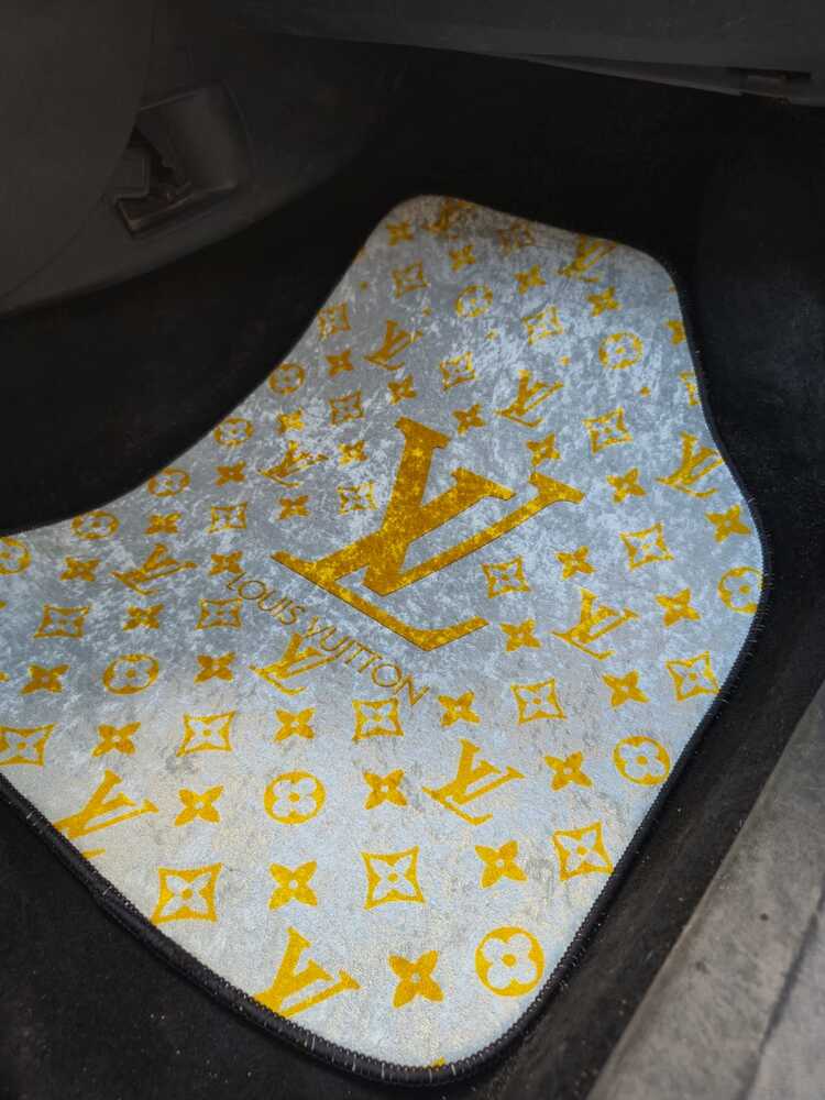 LOUIS VUITTON BEYAZ 4 PARÇA HALI PASPAS