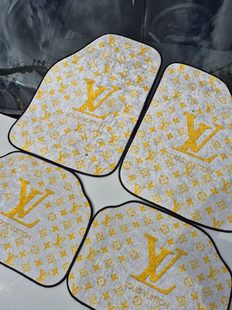 LOUIS VUITTON BEYAZ 4 PARÇA HALI PASPAS
