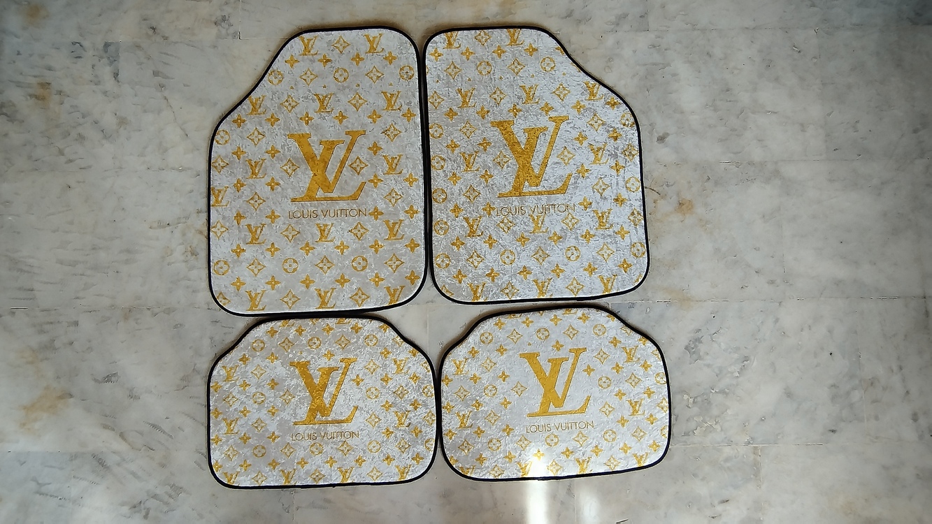 LOUIS VUITTON BEYAZ 4 PARÇA HALI PASPAS
