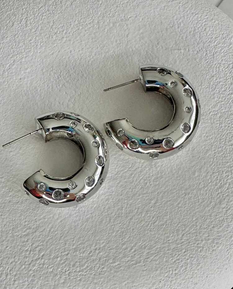Silver Taşlı Hoop Küpe 