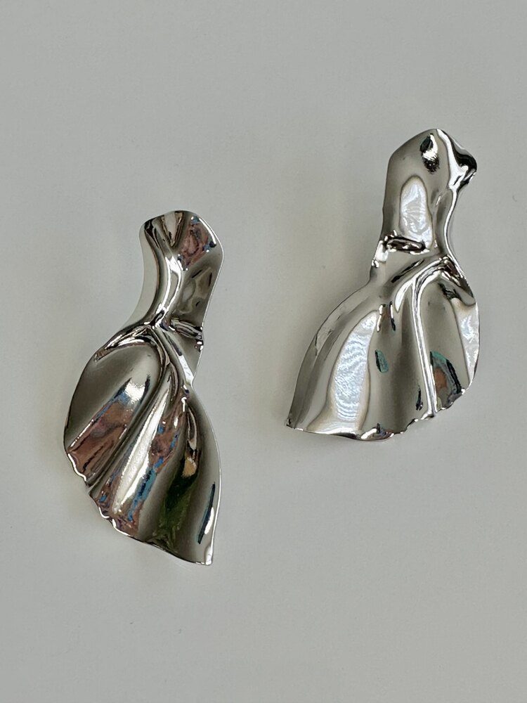 Silver Asimetrik Plaka Küpe 