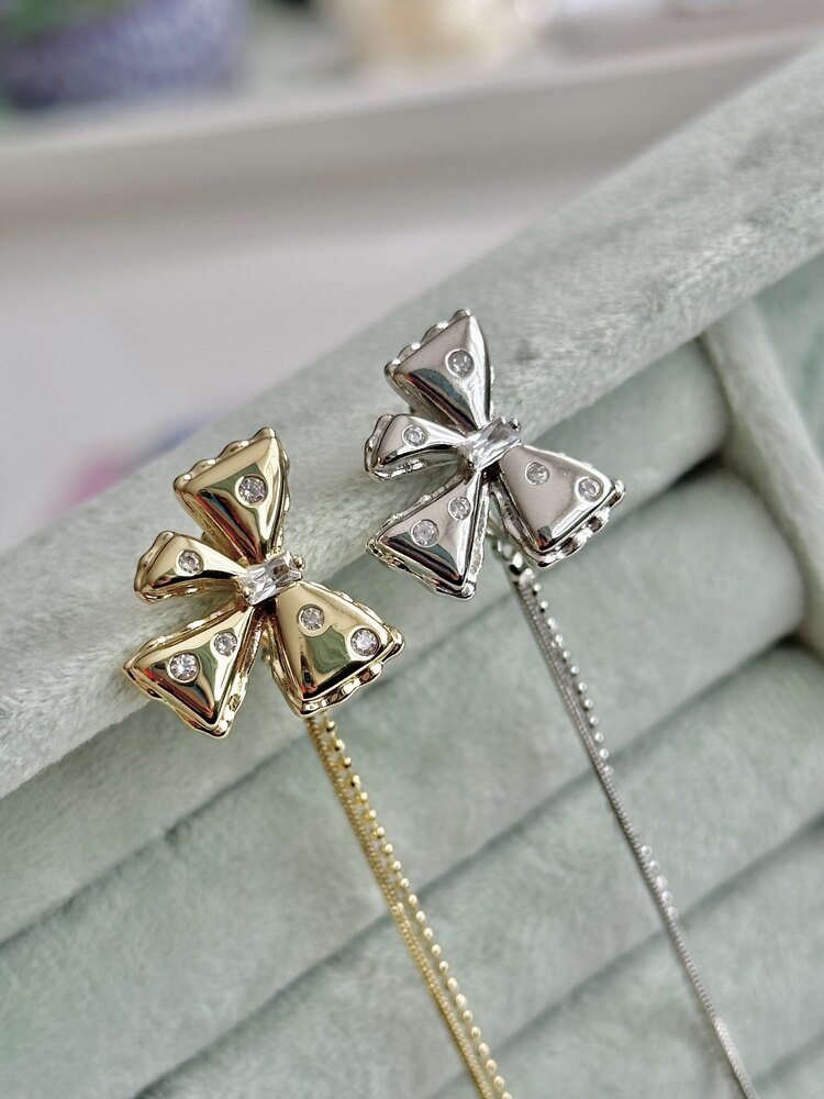 Silver Fiyonk Kıkırdak Küpe 
