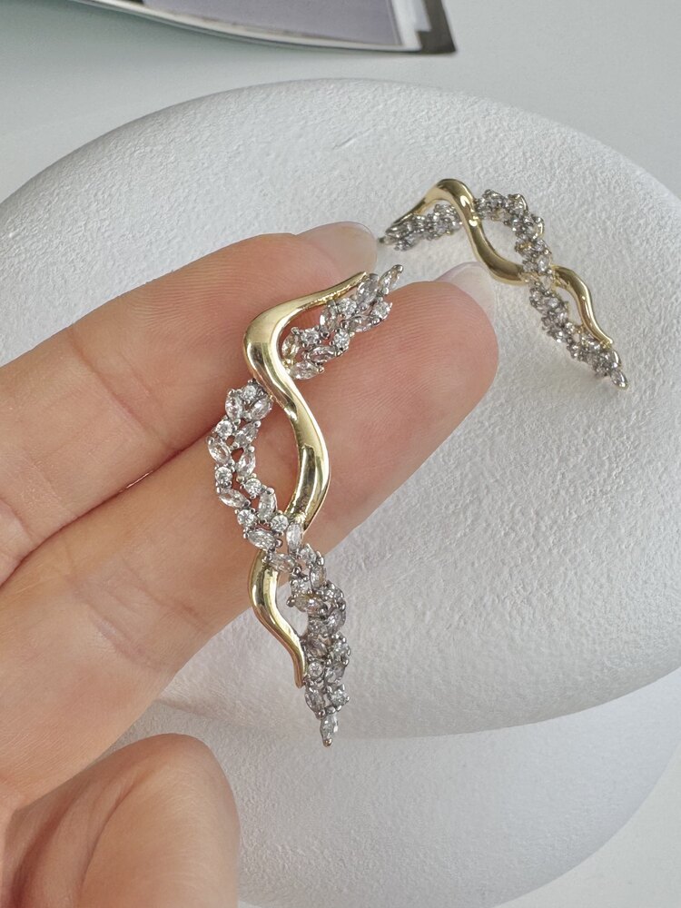 Damla Taş Kesim Spiral Tasarım Küpe 
