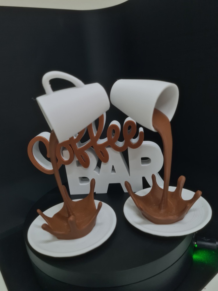 EV DEKOR Dökülen Kahve Kupa Dekoru (2’li Set) – 3D Baskı