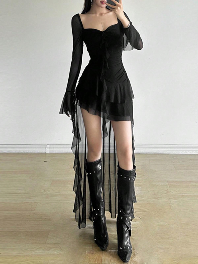 Coquette Sleeve Asimetrik Siyah Elbise
