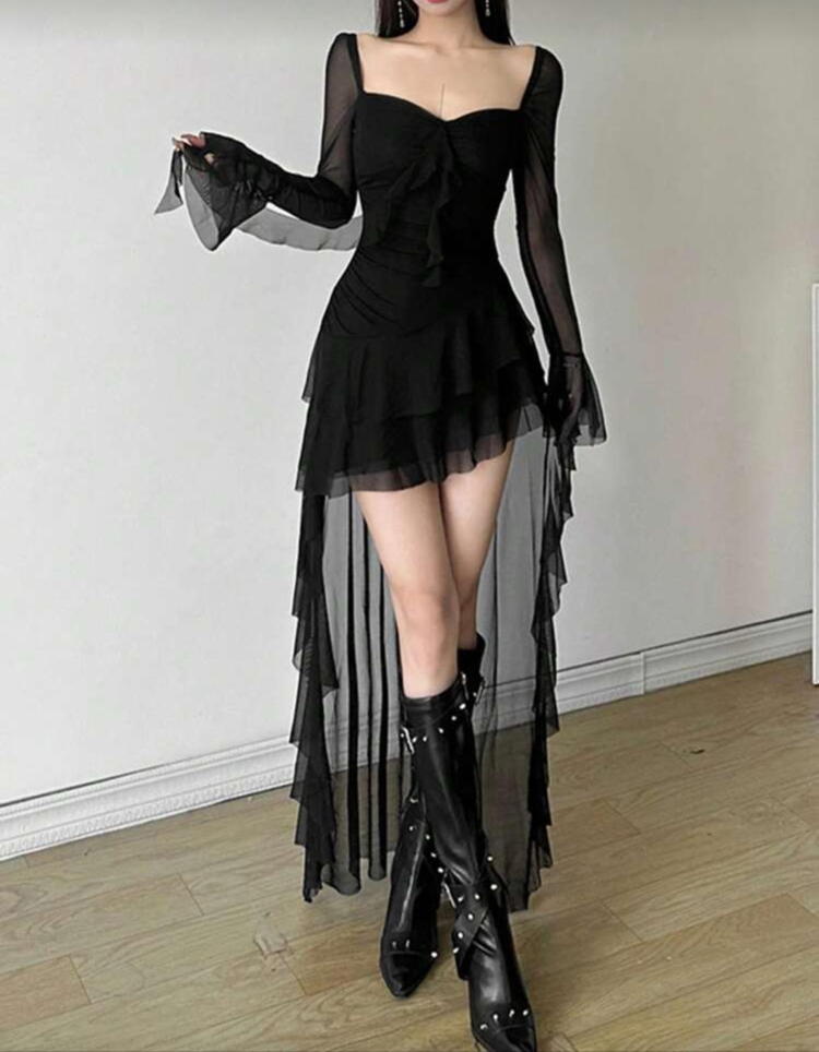 Coquette Sleeve Asimetrik Siyah Elbise