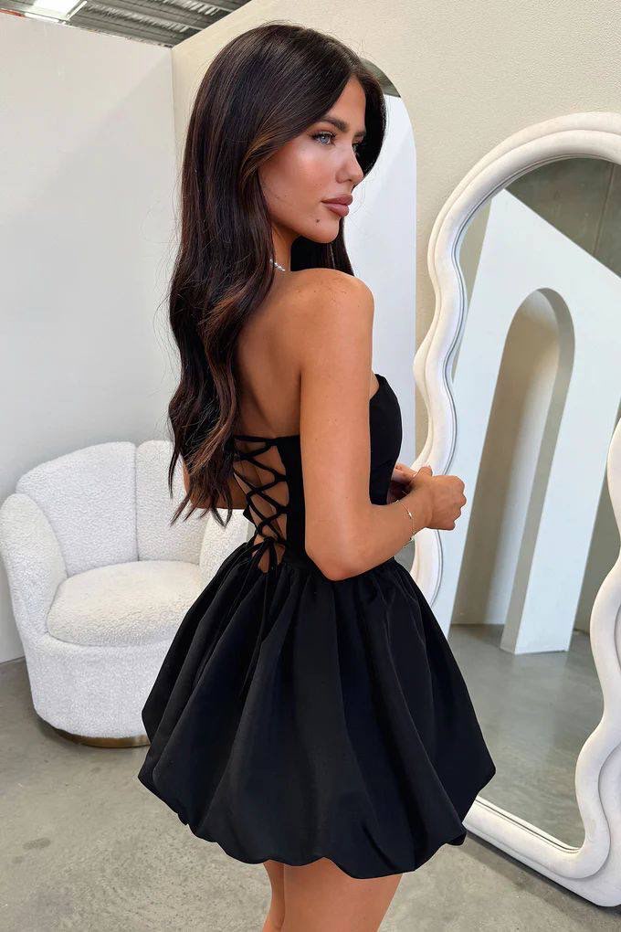 Elegant Sırt Dekolteli Strapless Elbise - Siyah 