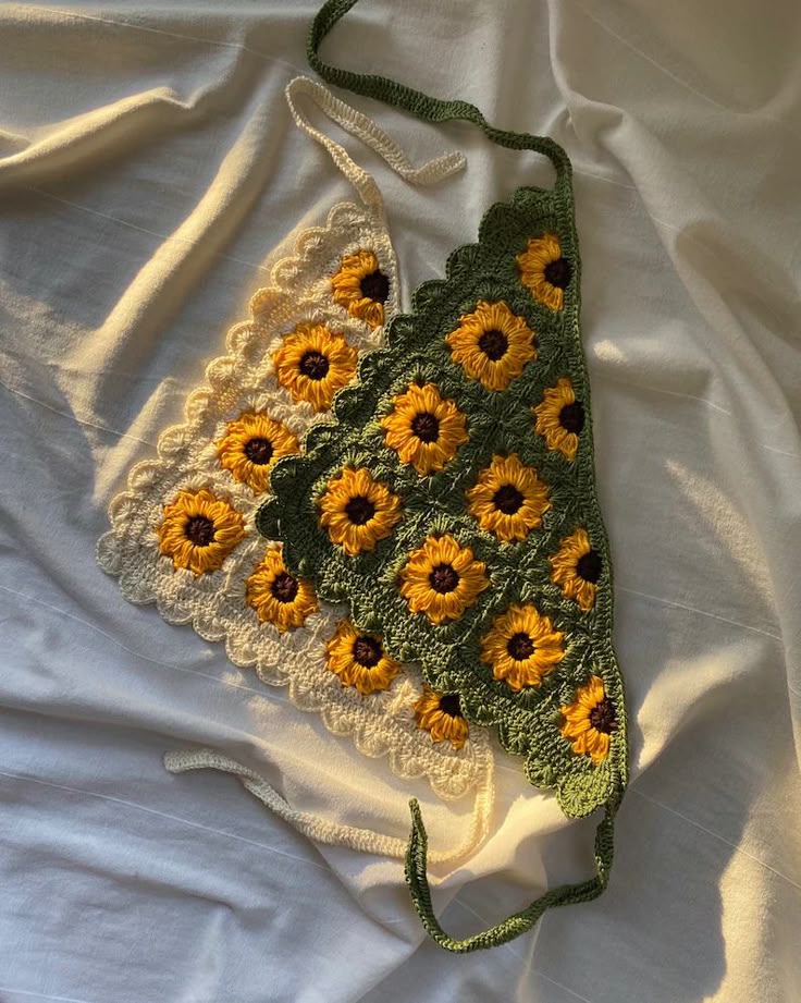 El Örgüsü Çiçekli Bandana – Loop & Bloom Handmade