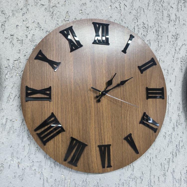 Walnut Black Roman – 40x40 cm Ceviz & Siyah Roma Rakamlı Duvar Saati | 3D Kabartmalı