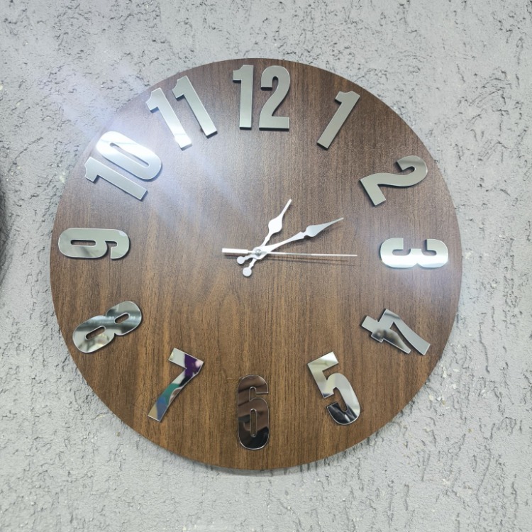 Walnut Silver – Ceviz Gümüş Aynalı Duvar Saati 40x40 cm, 3D Kabartmalı