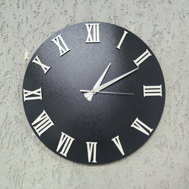Noir Silver Roman – 40x40 cm Siyah Beyaz Roma Rakamlı Duvar Saati | 3D Kabartmalı