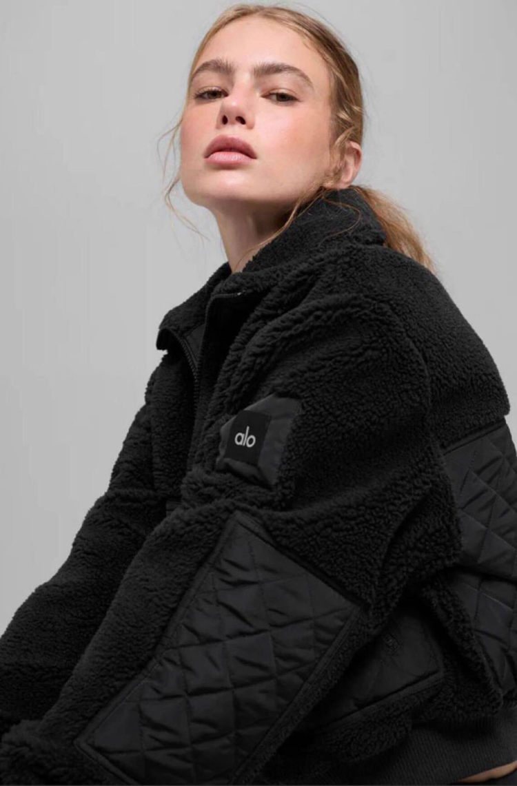 A.Yoga Sherpa Bomber Mont