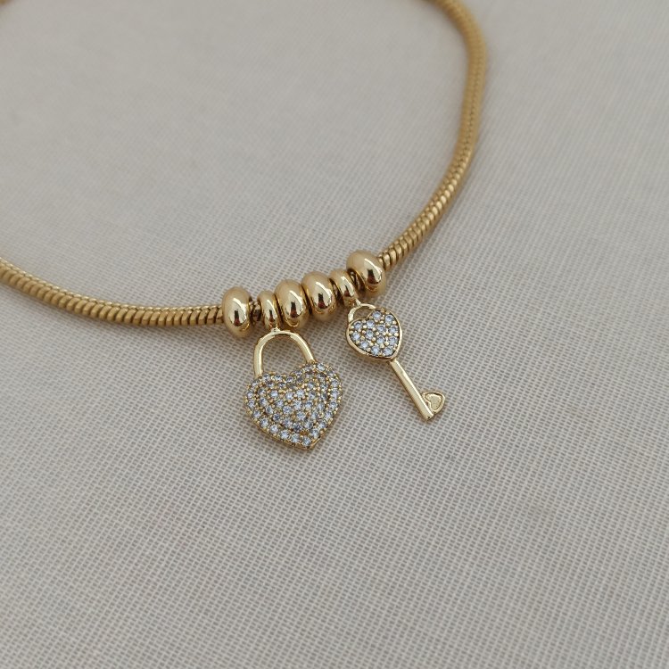 Kilit Anahtar Taşlı VIP Bileklik