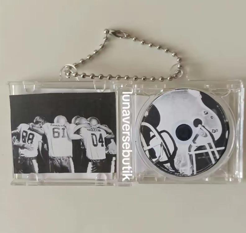 Love me right CD anahtarlık