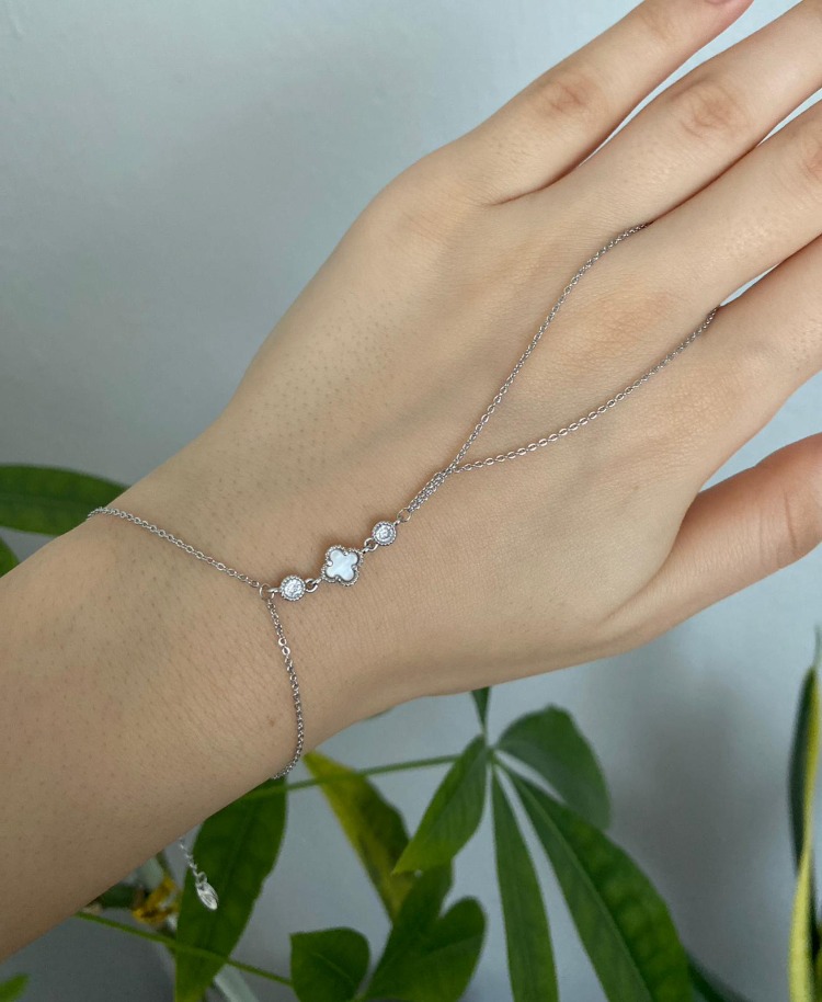 Liora Clover – Çelik Şahmeran