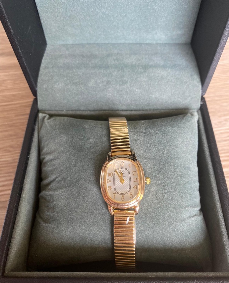 Éloria Oval Kadın Saat - Gold