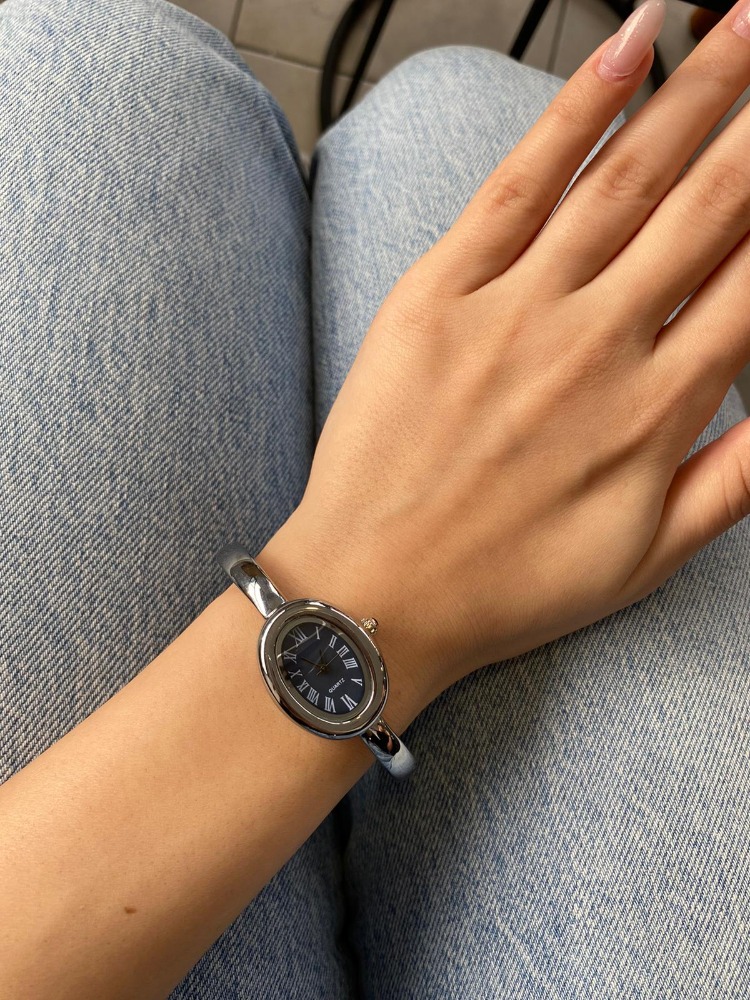 ✨ Midnight Oval – Silver ✨