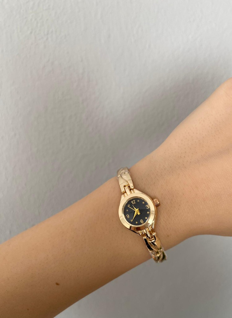 ✨ Noir Petite – Gold