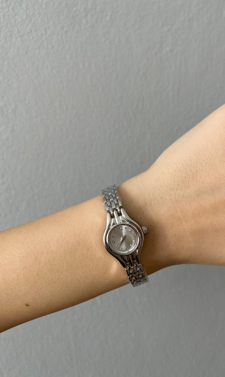 Silver Petite Classic – İnce Kasa Zarif Kadın Saat