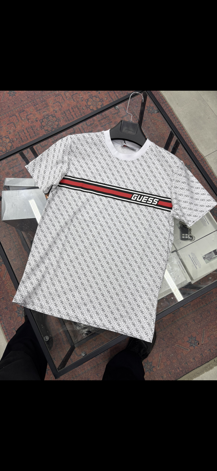 GUESS T SHIRT