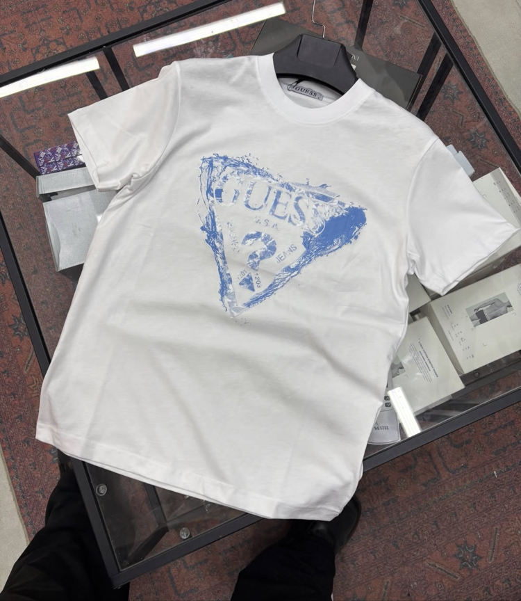 GUESS T SHIRT