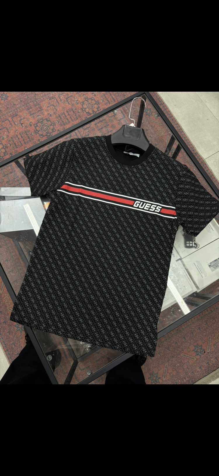 GUESS T SHIRT