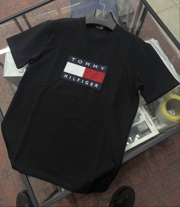 TOMMY T SHIRT