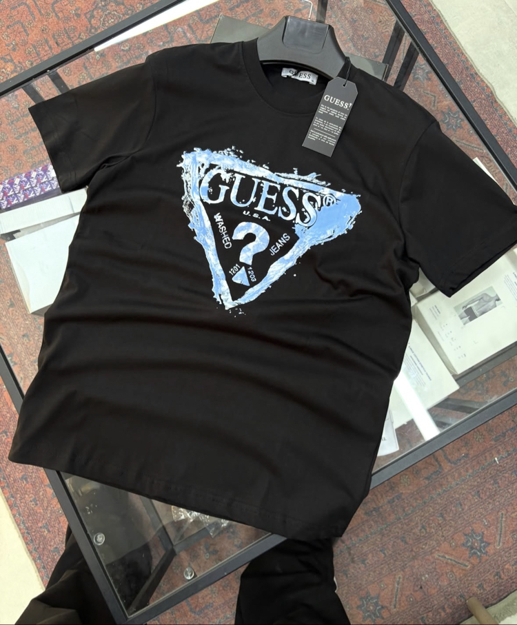 GUESS T SHIRT