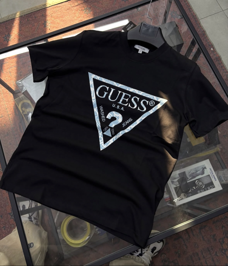 GUESS T SHIRT