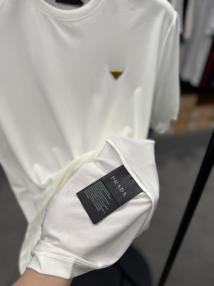 İthal Prada Gold Logo T-shirt Kırışmayan Kumaş (9426-Beyaz)