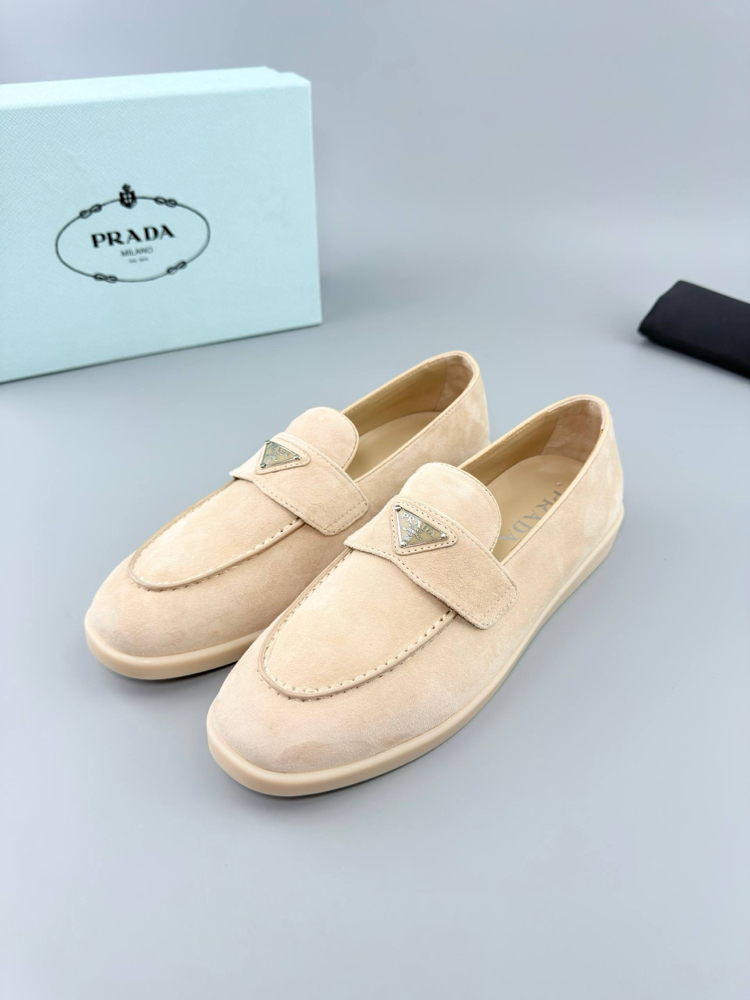Prada Bej Süet Loafer (İTHAL ÜRÜN)
