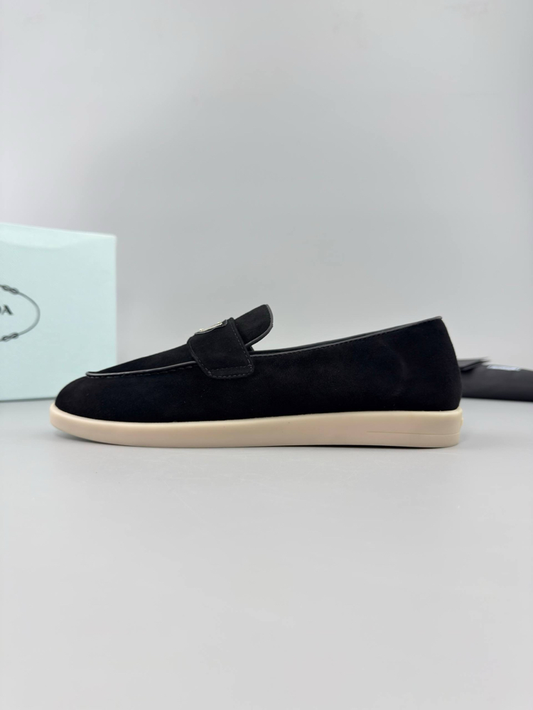 Prada Siyah Süet Loafer (İTHAL ÜRÜN)