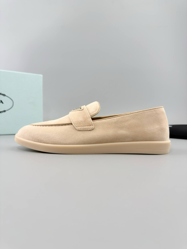 Prada Bej Süet Loafer (İTHAL ÜRÜN)