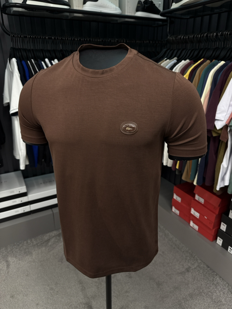 Yeni Demir Logo Modal Kırışmayan Kumaş T-shirt (15052-Kahverengi)