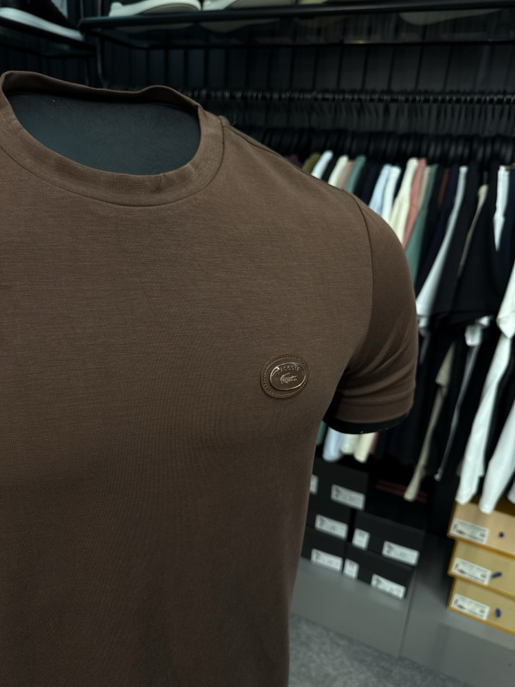 Yeni Demir Logo Modal Kırışmayan Kumaş T-shirt (15052-Kahverengi)