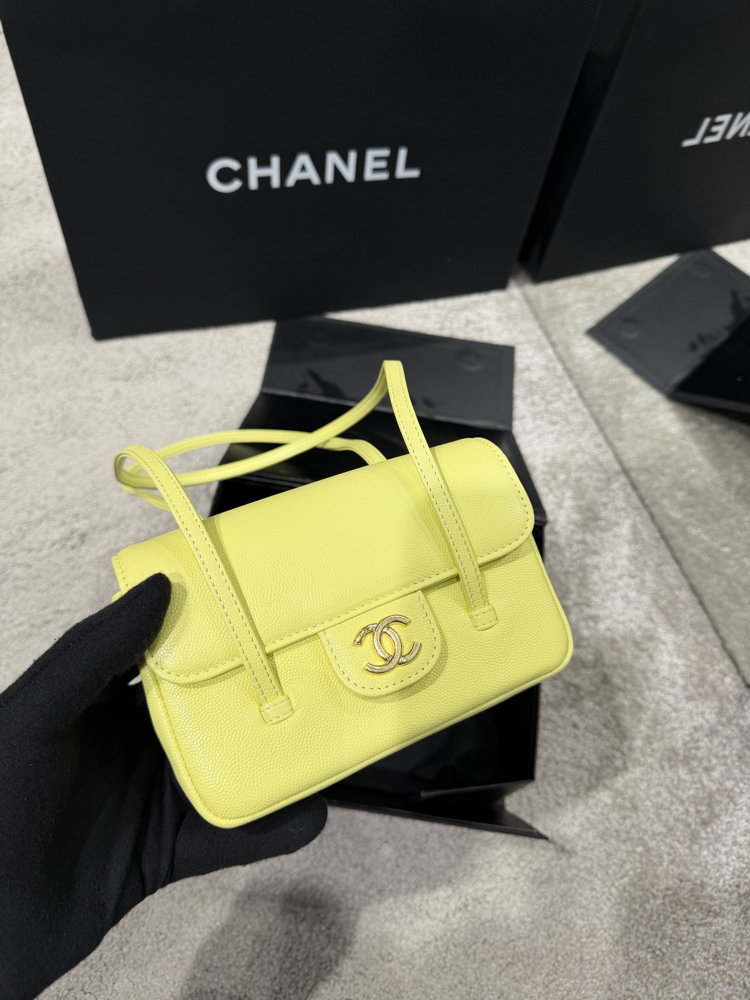 Chanel mini kapaklı çanta