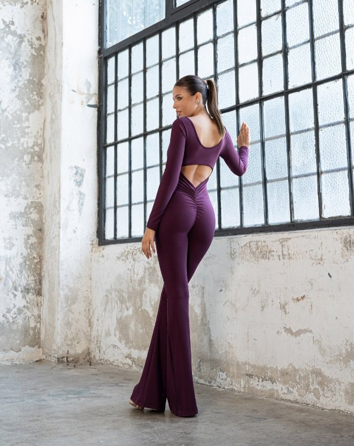 İSPANYOL PAÇA UZUN KOL SCRUNCH BUTT TULUM KOD NO: 3102