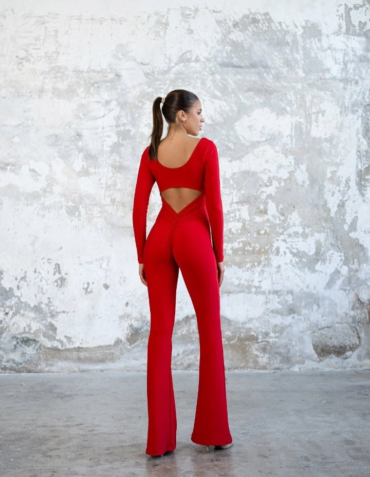 İSPANYOL PAÇA UZUN KOL SCRUNCH BUTT TULUM KOD NO: 3101