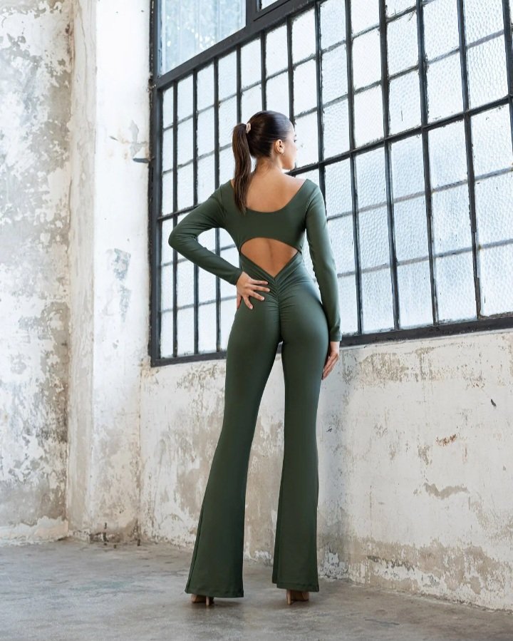 İSPANYOL PAÇA UZUN KOL SCRUNCH BUTT TULUM KOD NO: 3104