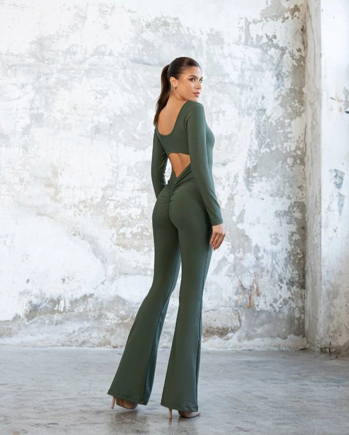 İSPANYOL PAÇA UZUN KOL SCRUNCH BUTT TULUM KOD NO: 3104