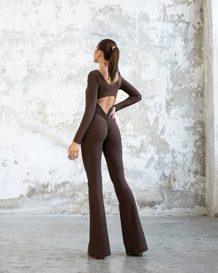 İSPANYOL PAÇA UZUN KOL SCRUNCH BUTT TULUM KOD NO: 3103