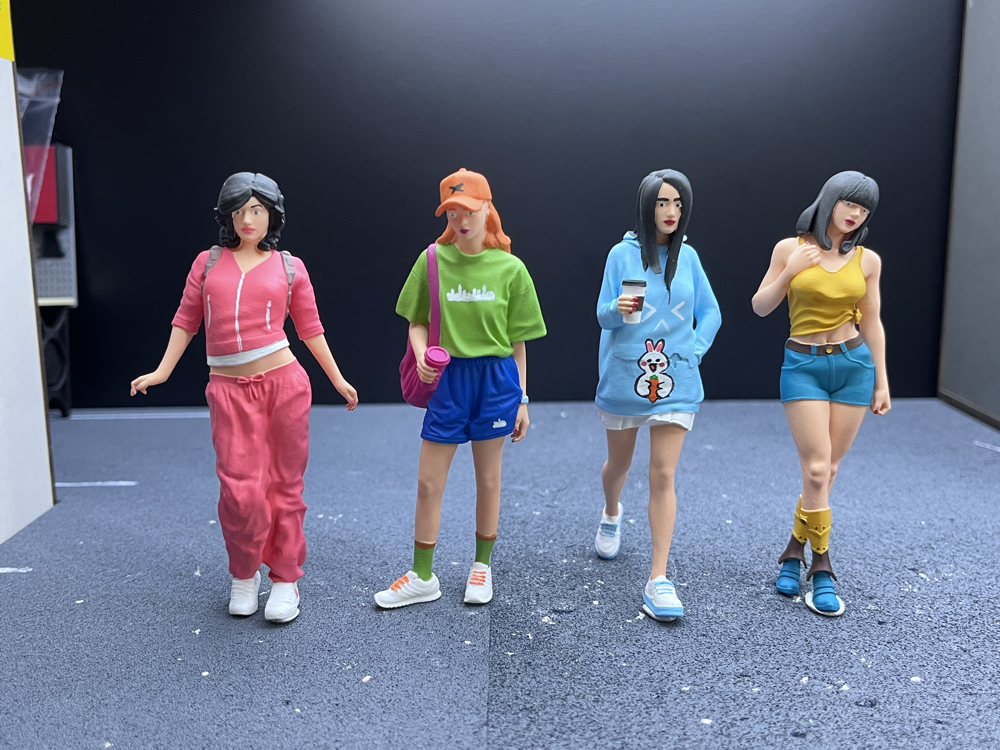 1/18 Genç Kızlar Figür Seti
