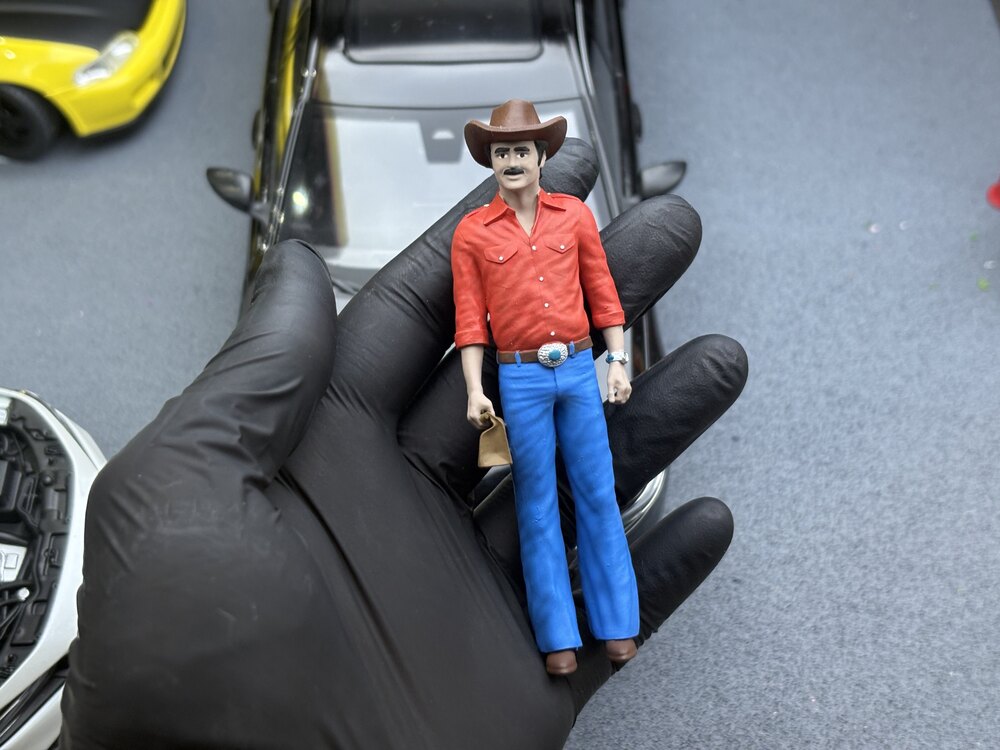 1/18 Kovboy Şapkalı Figür