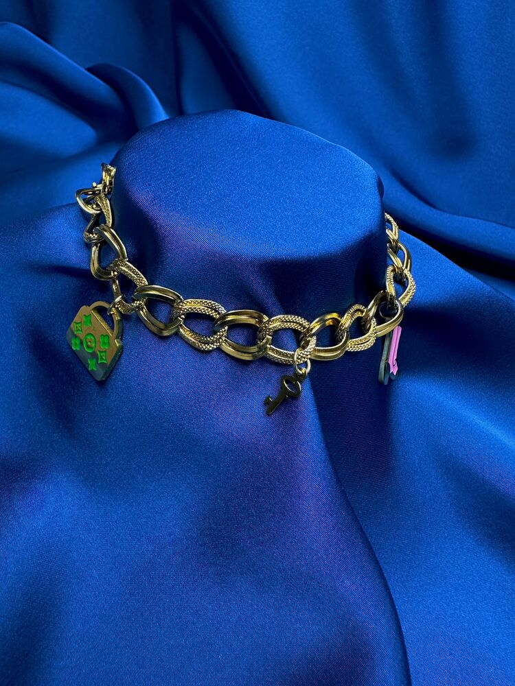 Charm Detay Gold Çelik Bileklik