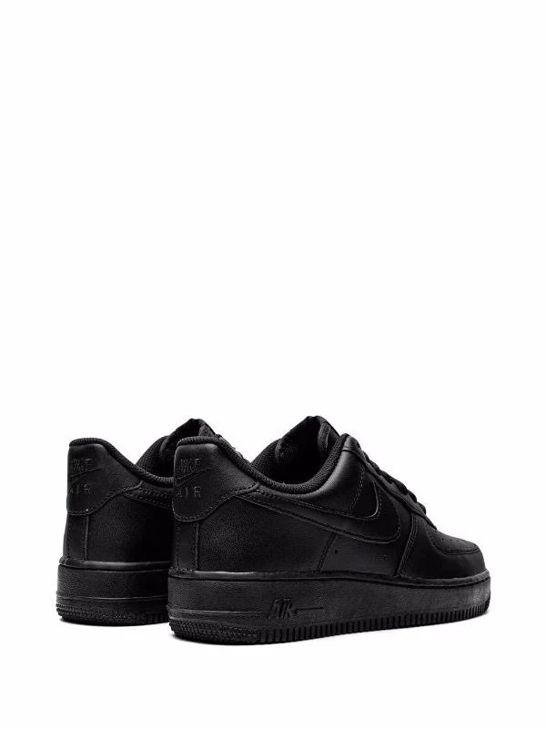 Nike Air Force “Triple Black”
