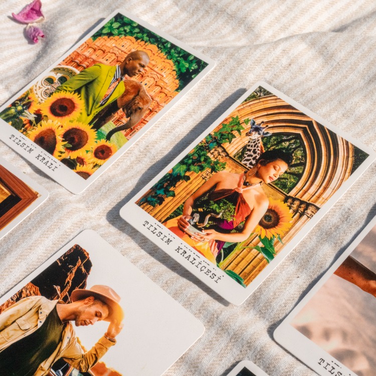 Yeni Dünyalara Kapı Tarotu