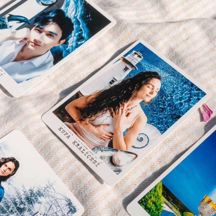 Yeni Dünyalara Kapı Tarotu