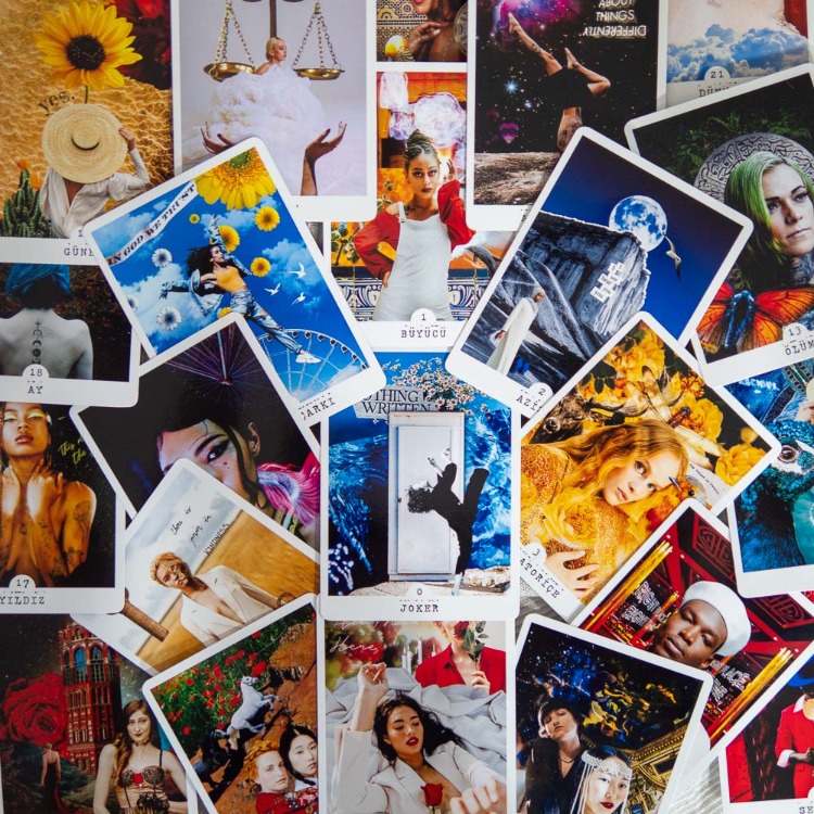 Yeni Dünyalara Kapı Tarotu