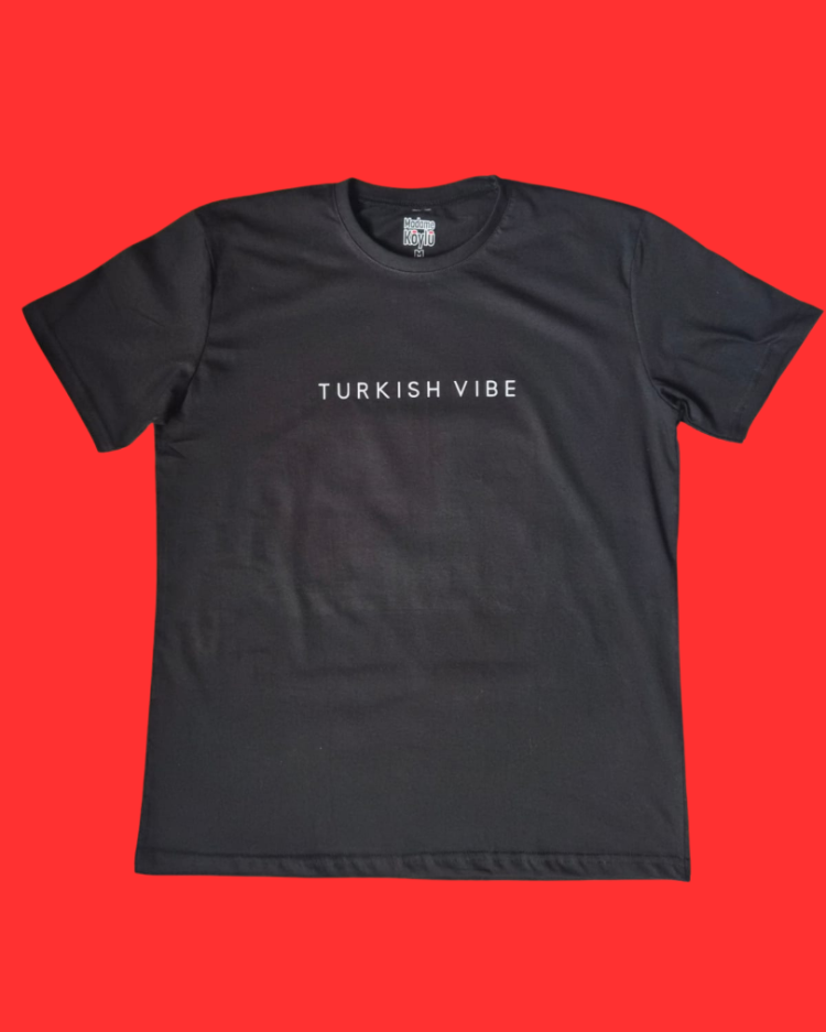 BASKILI SİYAH T-SHIRT