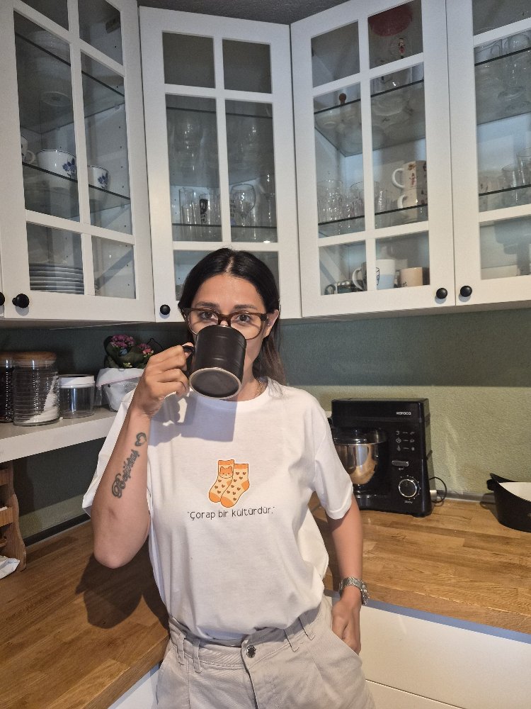 BASKILI BEYAZ T-SHIRT